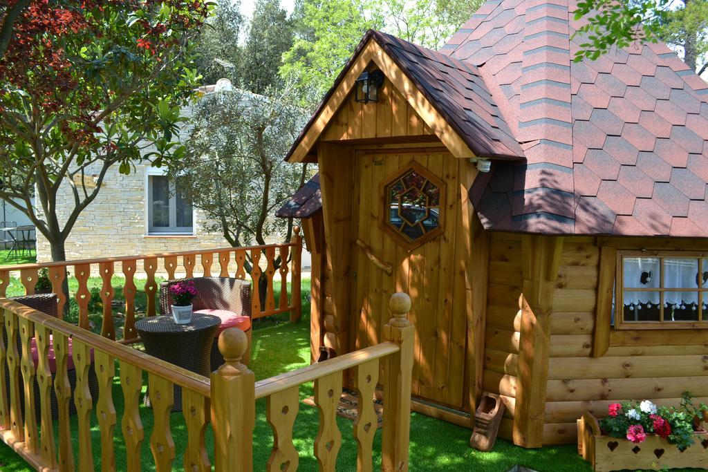 Le Refuge Bed & Breakfast มอร์นาส ภายนอก รูปภาพ