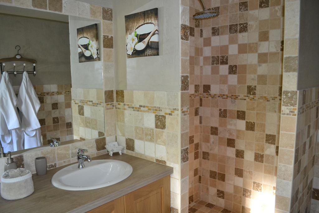 Le Refuge Bed & Breakfast มอร์นาส ห้อง รูปภาพ